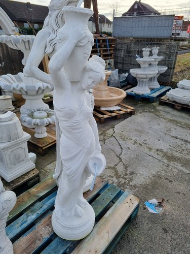 Brunnenfigur wasserträgerin - brunnenfigur, "wasserträgerin"