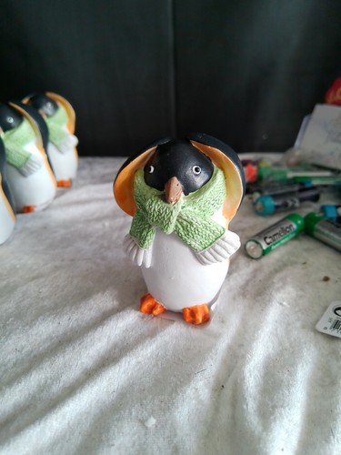 Deko-Figur/neu/Pinguin/grüner