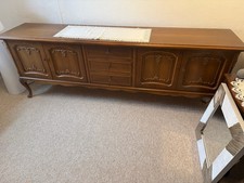 Antikes Sideboard Nußbaum Höhe: 83 cm Länge: 240 cm Tiefe: 50 cm
