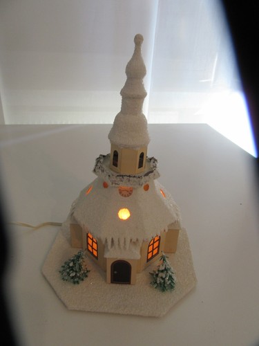 Weihnachtskirche beleuchtet
