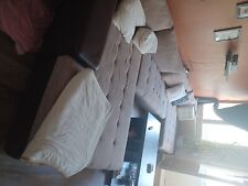 Wohnlandschaft mit Schlafgelegenheit, brauner Stoff und Leder Armlehnen