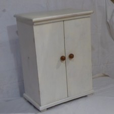 Puppenstuben Kleiderschrank vintage 2 Türen mit Kleiderbügeln 47 cm hoch