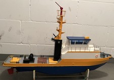 RC-Hochsee-Schlepper Eigenbau mit Fahrtregler und Motoren