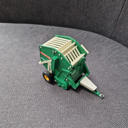 Vintage 1981 britains - vintage,