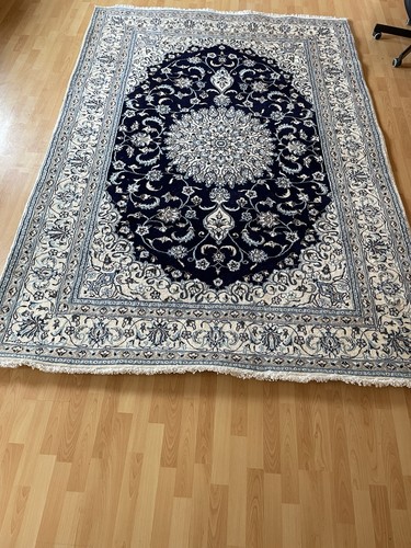 Eleganter handgeknüpfter