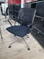 Vitra - Meda Chair - Konferenzstuhl - Netz - Schwarz - A190