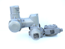 AUMA elektrischer Drehantrieb SAR07.6-F10 m. Steuerung AC 01.2+Schwenkgetriebe