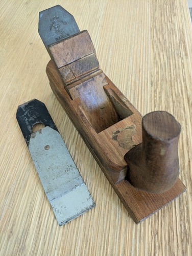 Alter holzhobel mit mm - holzhobel,