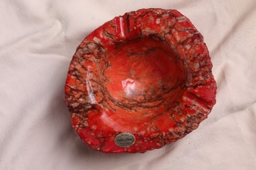 Vintage aschenbecher aus rotem - vintage,