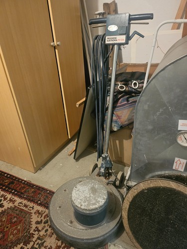 Elektroschrubber