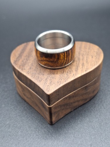Edelstahl ring mit - mit, holz