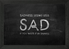 Traurige Schlangen gerahmtes