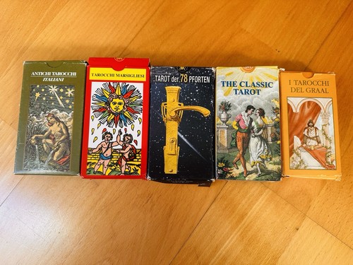 Verschiedene tarotkarten decks - verschiedene,