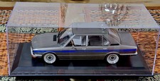 BMW E12 5er in "Alpina" Optik Profi-Umbau mit Acryl-Vitrine Einzelstück 1/18