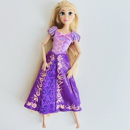 Disney store classic - store, doll