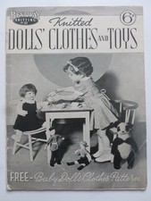 KNITTED DOLLS’ CLOTHES and