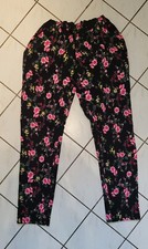 Hose Damen Haushose bunt Maße im Text dunkel mit Blumen