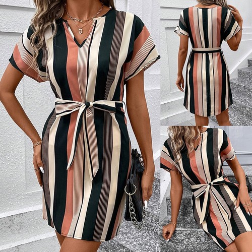 Gestreiftes korsettkleid mit - korsettkleid,