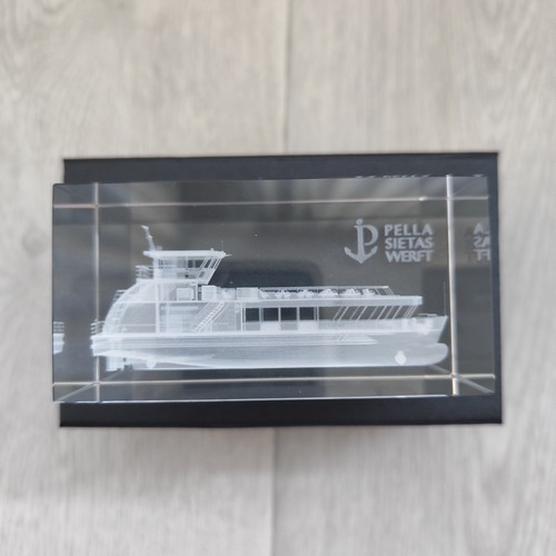 Glasquader passagierfähre - 3d,