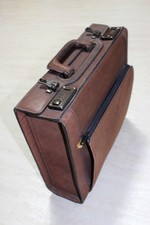 Aktenkoffer aus Wasserbüffel