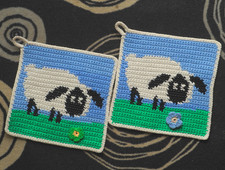 Motiv - Topflappen, Handarbeit, Zwei Schäfchen auf der Weide, Geschenk