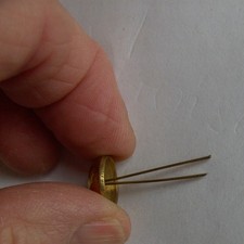 100 Nieten / Klammern