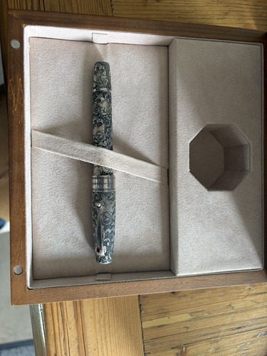 Montegrappa skulls roses - skulls,