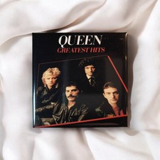 Queen • Greatest Hits •