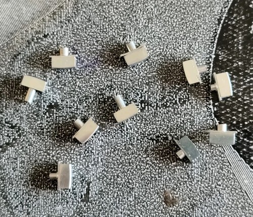 Lot boutons poussoirs - lot,
