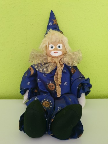 Puppe mit spieluhr - puppe, und