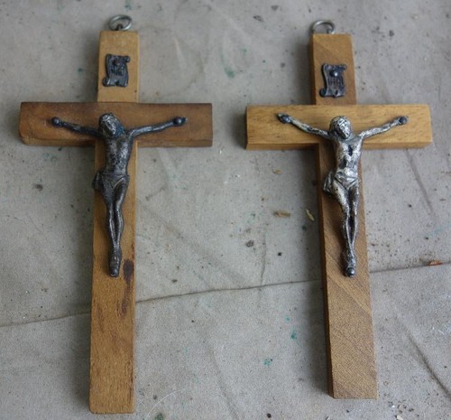 Altes kleines kruzifix - x,