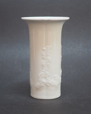 KPM Royal Porzellan Bavaria, Vase weiß, ca. 15,5 cm, Handarbeit florales Dekor