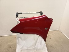 Toyota Corolla Verso II orig Kotflügel vorn links 3J6 Super red Bj 2008