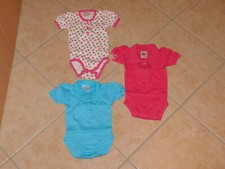 3 x Body mit kurzem Arm und Kragen rot blau weiß Gr. 62 / 68 neuwertig