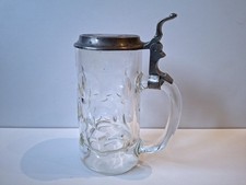 Bierkrug mit Zinndeckel mit