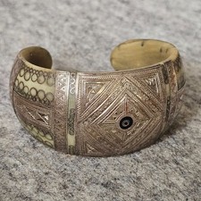 Armreif aus Silber und Horn