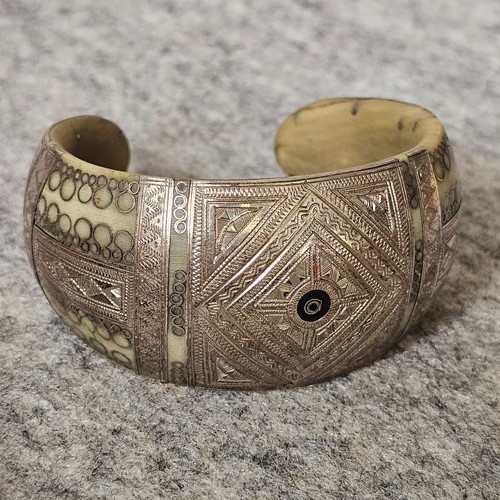 Armreif aus silber und horn - armreif,