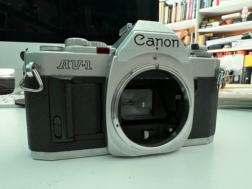 Canon analogkamera - av-1,
