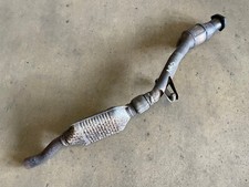 Katalysator rechts Abgasrohr