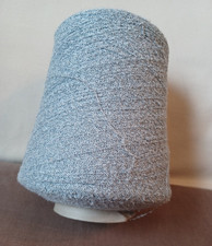 hellgraue Konenwolle - feines Boucle Garn