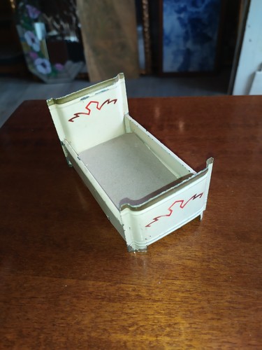 Altes metall blech bett - altes, metall-blech-bett
