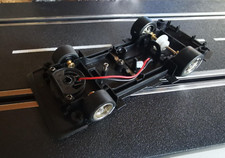 Carrera Digital 132 Ford Capri 30926 -  Chassis komplett mit Schleifer .. -  NEU