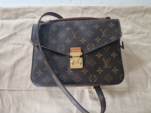 Louis vuitton monogram - louis,