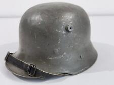 Stahlhelm für Kinder, Fertigung Ende 2.Weltkrieg, der Kinnriemen ist aus italien