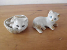 2 Setzkastenfiguren: Porzellan-Katzen, 2,5  cm hoch, Miniaturen Puppenhaus