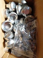 165 x Teelichtkoffer & Dochte
