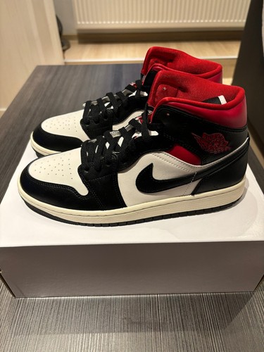 Jordan mid black - black/red, eu43