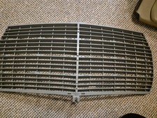 Mercedes W123 Original Kühlergitter A123 888 09 23 Neu&OVP