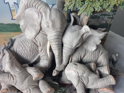 Tuskers ornament skulptur - ornament/,