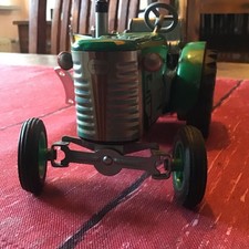 Spielzeug Traktor mit